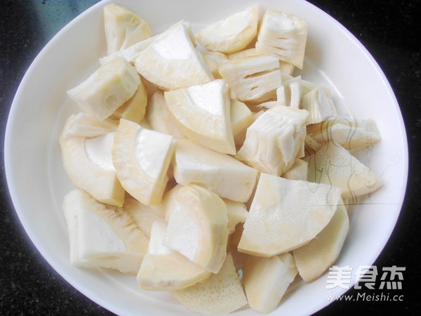 春笋玉米胡萝卜瘦肉汤
