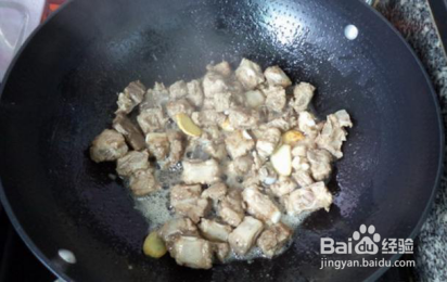 香葱焗排骨的做法