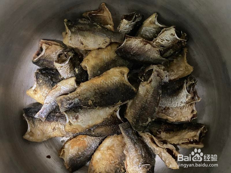糖醋香酥鲫鱼的做法