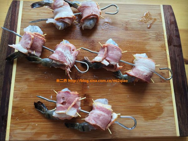 吊烤培根鲜虾卷