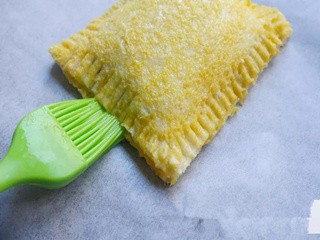 蓝莓奶酪爆浆吐司怎么做?