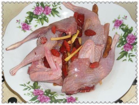 红枣枸杞蒸鹌鹑