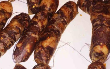 四川麻辣香肠配料怎么做