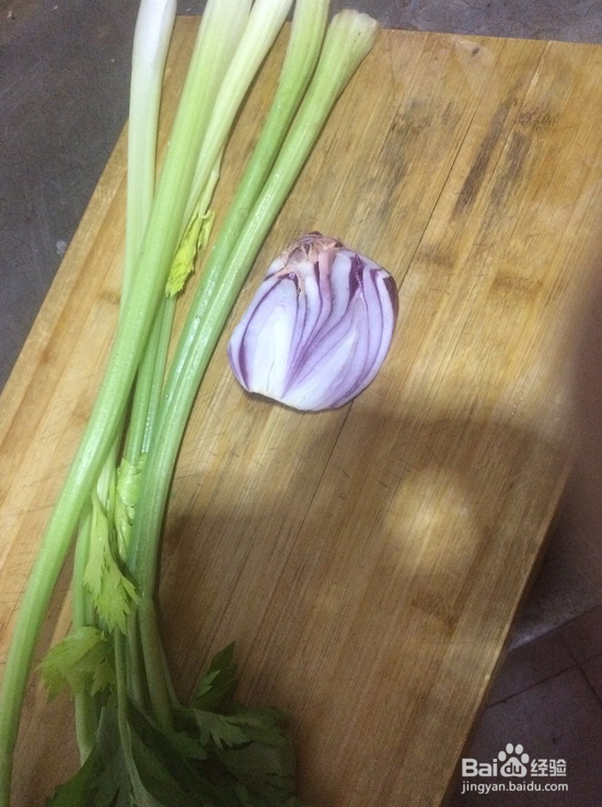 2018炒菜之芹菜炒火腿的家庭做法