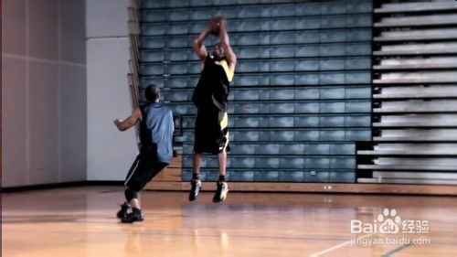 怎么投篮能准一些-NBA赛场