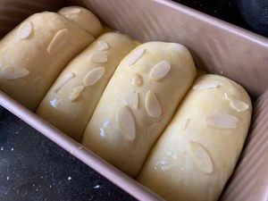 手撕香蕉吐司的做法