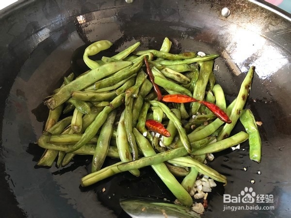 健康少油干煸豆角的做法