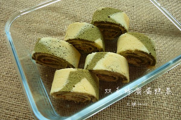 双色蜂蜜蛋糕卷