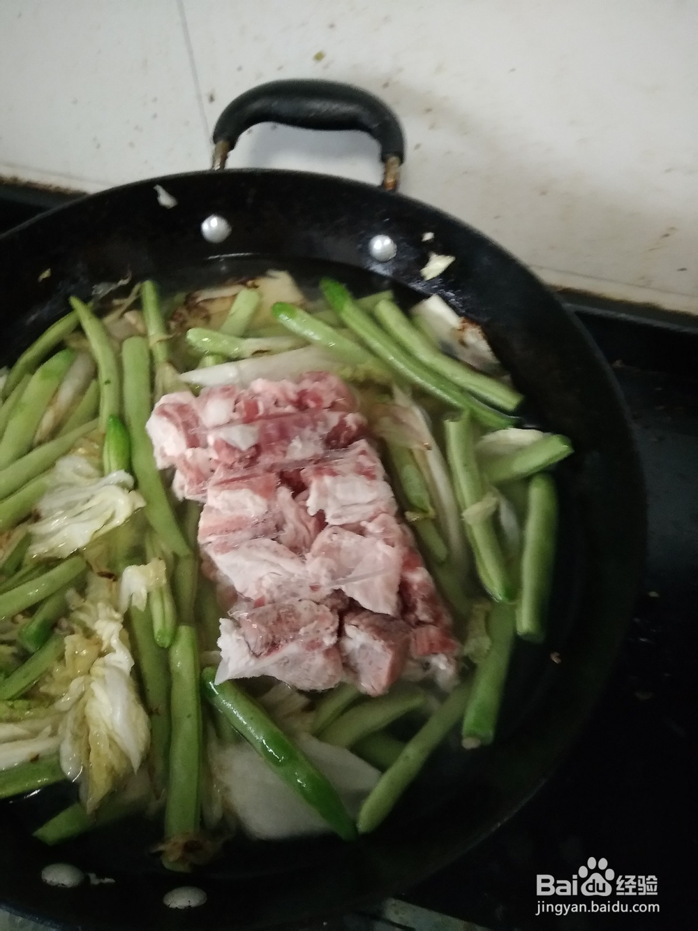 白菜豆角炖脆骨