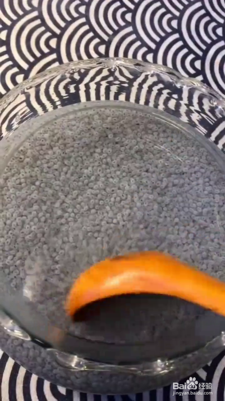 如何制作好吃又好喝的气泡水果兰香子？