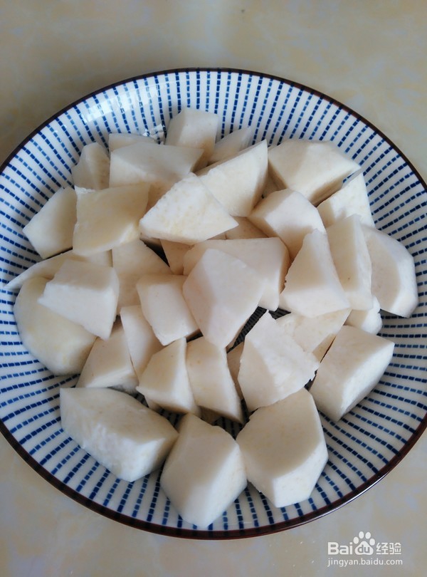 教你做腊鱼腩蒸芋头