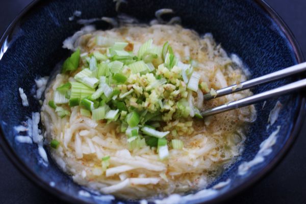 萝卜丝虾皮鸡蛋饼