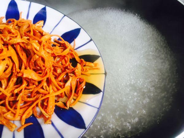 虫草花拌金针菇