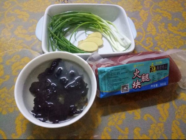 冬笋火腿鸡汤面