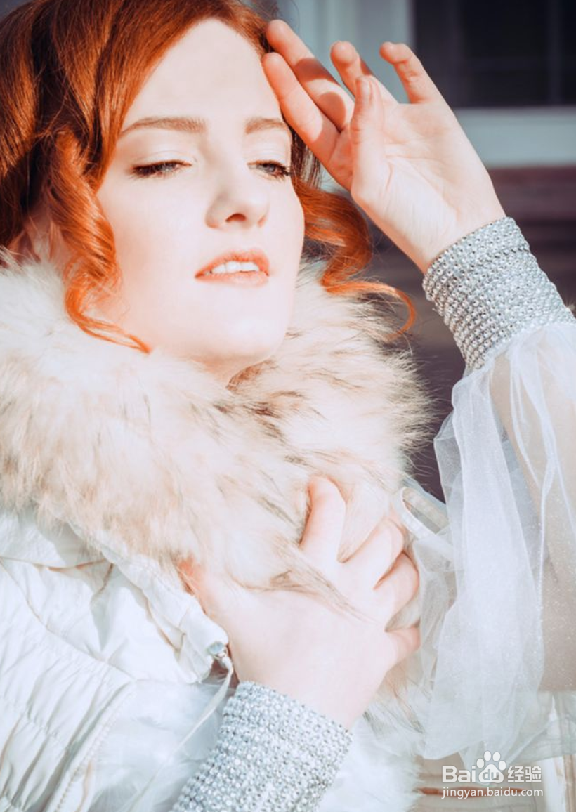 刚染的头发怎么洗可以快点褪色？