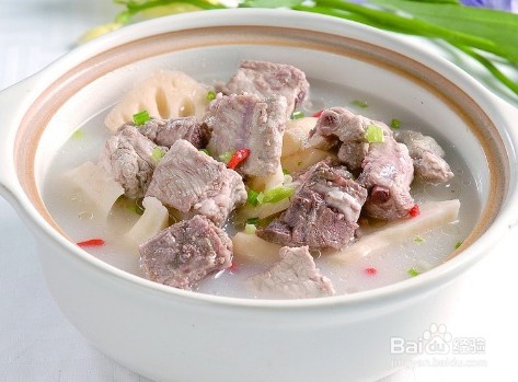如何制作山药莲藕排骨汤