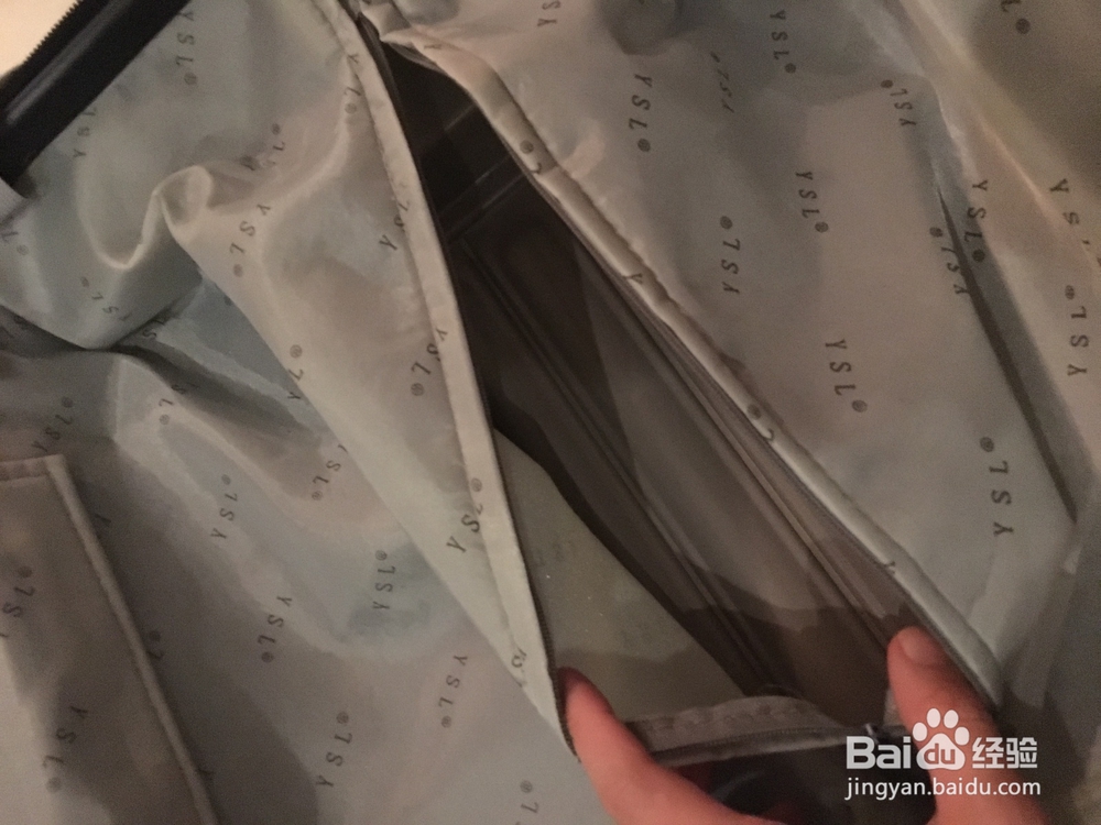 行李箱的万向轮子坏了怎么办?