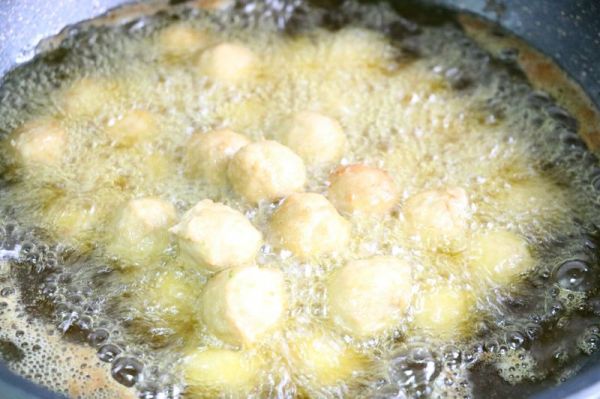 干炸丸子#金龙鱼外婆乡小榨菜子油 我要上春碗#