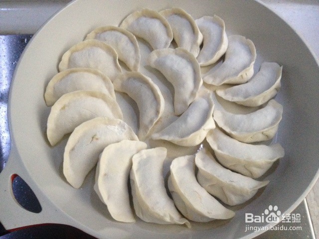 香菇豆腐素锅贴的做法