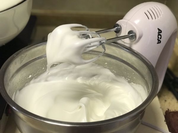 牛奶舒芙蕾蛋糕