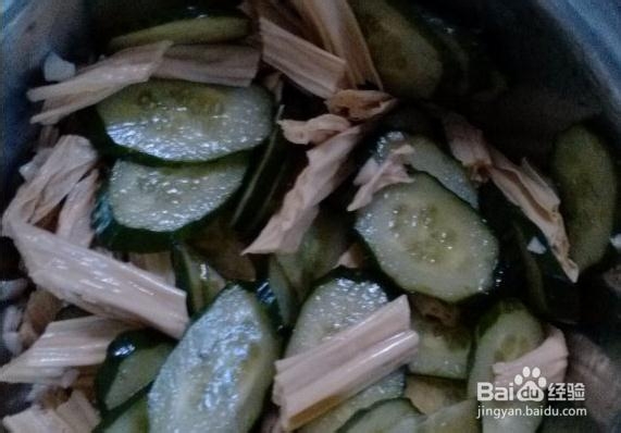 怎么做黄瓜拌腐竹--夏季凉拌菜黄瓜拌腐竹的做法