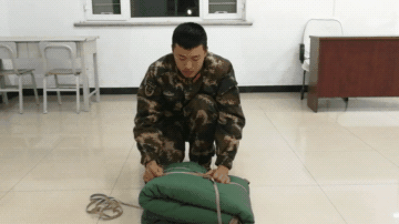 部队打背包正确教程