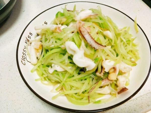 佛手瓜炒鱿鱼须