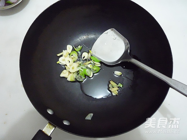 酱爆猪肝的做法