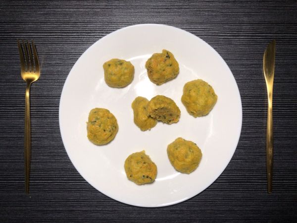胡萝卜菠菜玉米团子