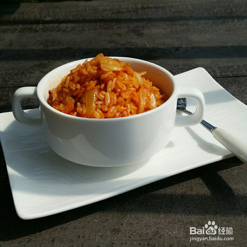 每日美食-辣白菜炒饭的做法