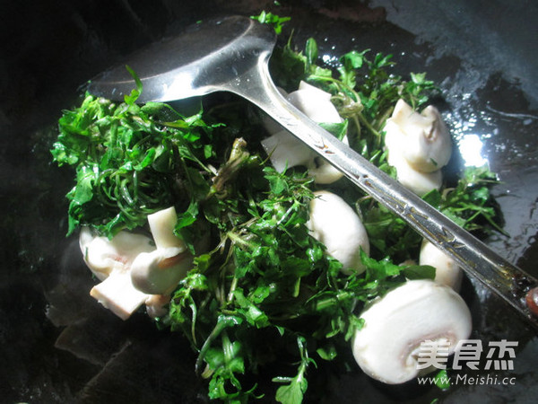 蘑菇荠菜煮粉丝