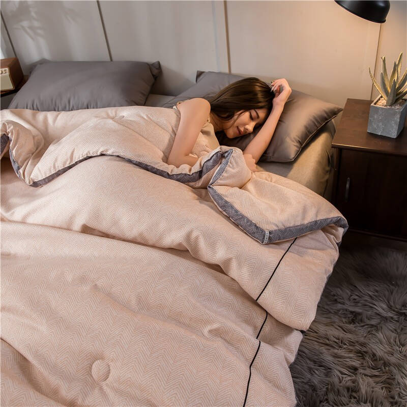 手感柔滑亲肤透气的春秋被精选