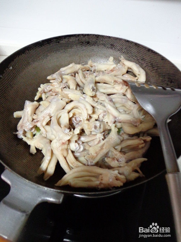 干锅鸭掌做法