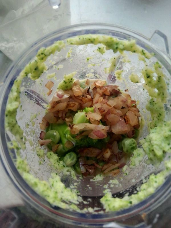 青豌豆西兰花奶油浓汤
