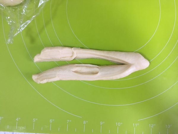 黄桃椰蓉心形面包