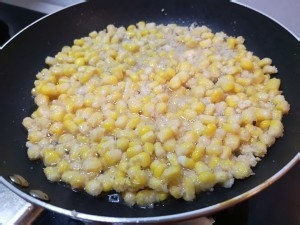 食补佳品黄金玉米烙的做法