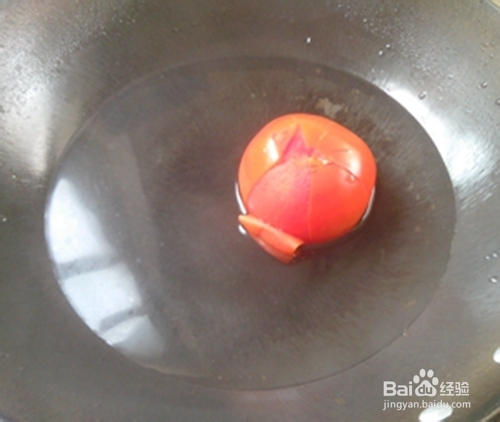 轻松几步剥番茄皮:茄汁藕丁