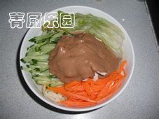 【炸酱面：我家新味道】-南北配炸酱面——沙茶芝麻炸酱面