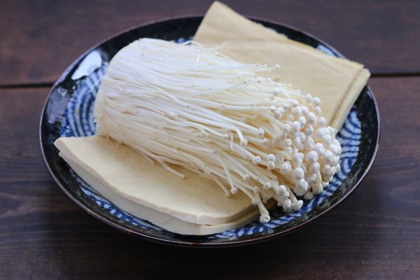 水煮金针菇干豆腐