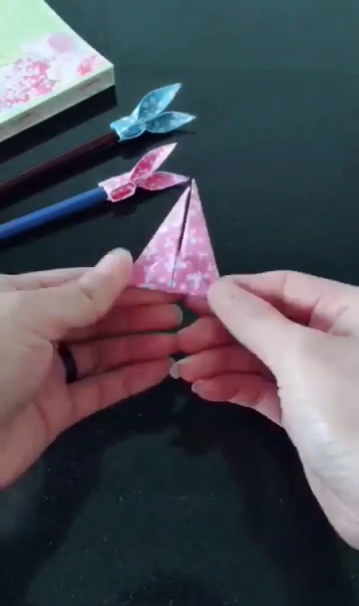 手工兔耳朵笔帽怎么做