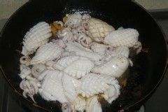 【炸酱面，花样做】酱爆鱿鱼面