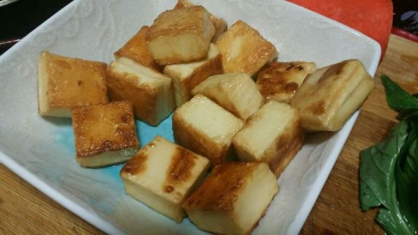 罗勒叶香辣炒鱼豆腐