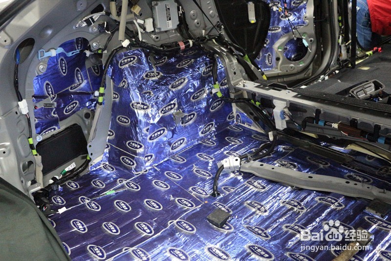 广州雷克萨斯RX200T音响升级搭配大能全车隔音