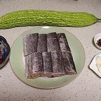 教大家做剁椒苦瓜蒸带鱼