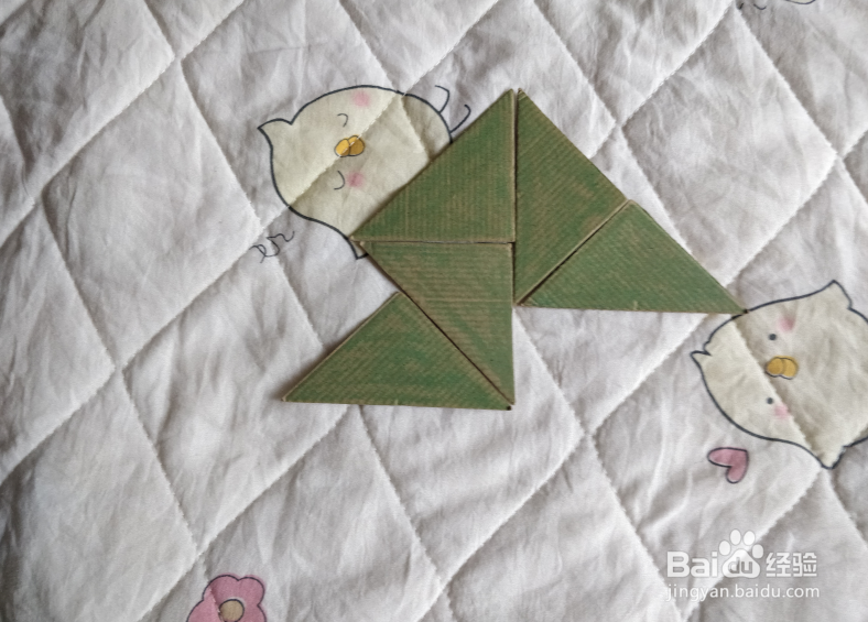 用九巧板怎么拼一个跑步锻炼的小哥哥呢？