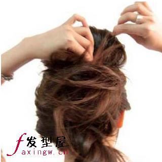 怎样打造柔美高贵淑女发髻