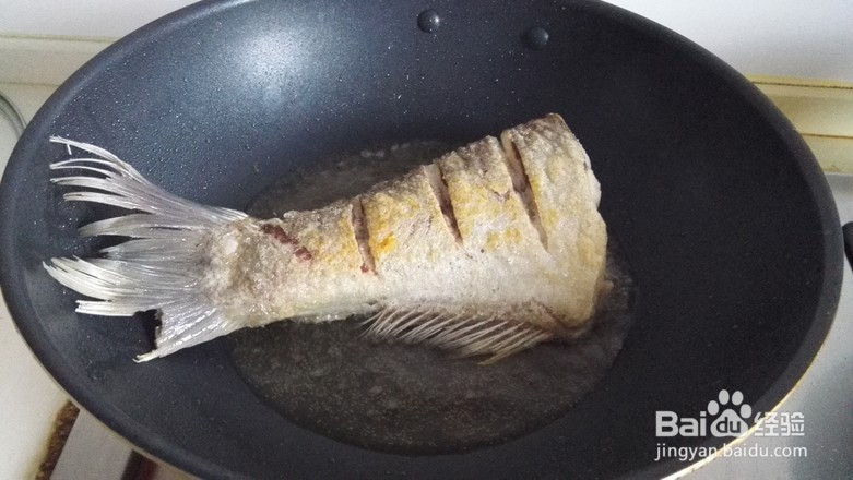 怎么做出美味爽口的酱烧鱼尾萝卜