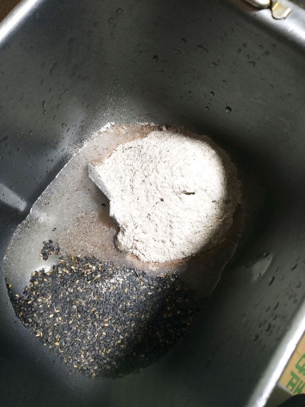 黑芝麻全麦吐司
