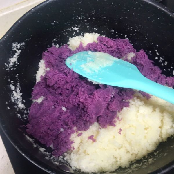 椰香蝴蝶结面包