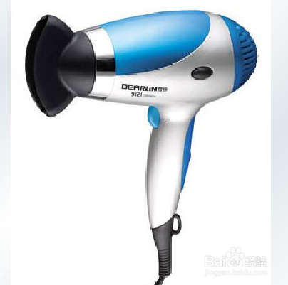 如何巧用吹风机？